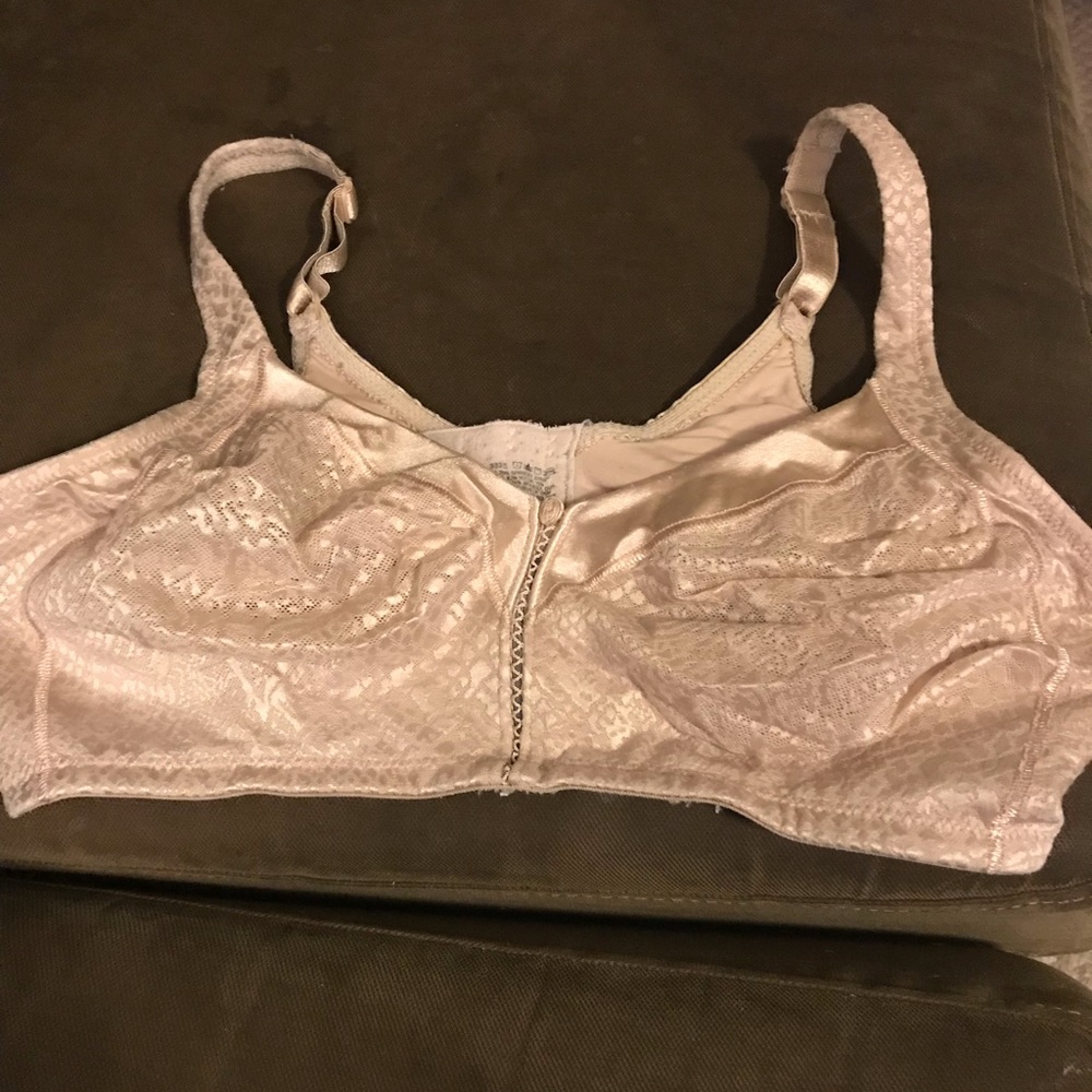 Women’s no underwire bra